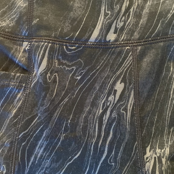 GapFit Teen Leggings Blackout B-Waist Marble True Black. Size 12. NEW WITH TAGS - Picture 7 of 16